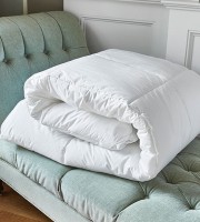 white comforter 84"x 90"